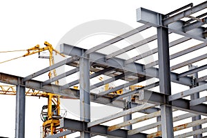 Steel construction with girders isolated
