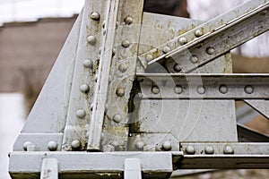 Steel construction, lattice connected by an old method for rivet