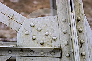 Steel construction, lattice connected by an old method for rivet