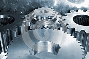 Steel gears against titanium