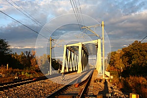 Acciaio linee ferroviarie ponte 