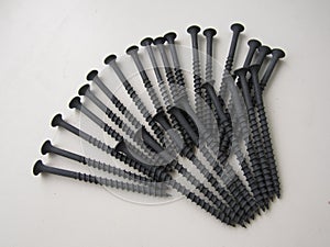 Steel screws for mounting parts