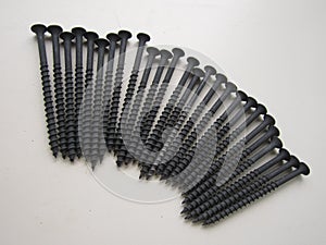 Steel screws for mounting parts