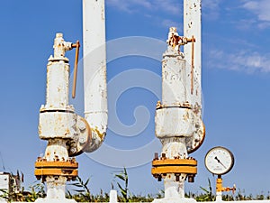 Steel spring safety valve and pressure on the pressure vessel. Oil field equipment