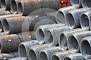 Steel wire roll and pipe