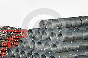 Steel wire roll and pipe