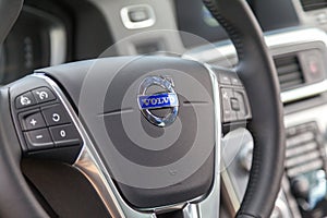 Steering wheel in a Volvo cockpit