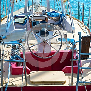 Steering wheel on the yacht