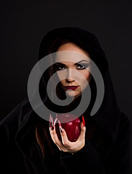 Stepmother gives poisoned red apple