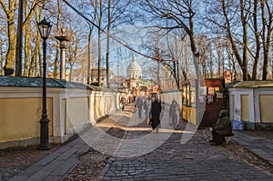 Stepping to the Alexander Nevsky Lavra.