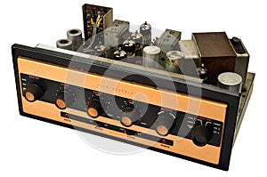 Stereophonic valve amplifier