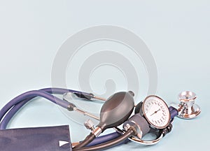 Stethoscope complete with inflator, pressure gauge and pressure cuff