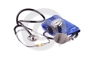 Stethoscope with tonometer