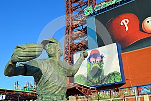 Steve Carlton Statue