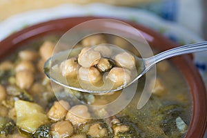 Stew of chickpeas and spinach