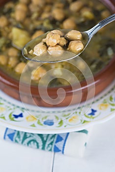 Stew of chickpeas and spinach
