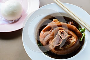 Stewed Pork leg and steamed bun