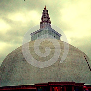 Sthupa Abayagiriya pagoda maintain and painting