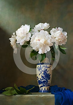 Still life with white peonies