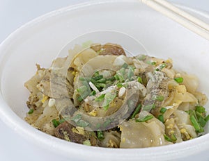 Stir-fried fresh rice-flour noodles
