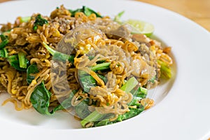 Stir fried noodle with minced pork