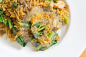 Stir fried noodle with minced pork