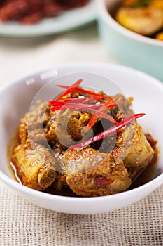 Stir fried pork with curry paste