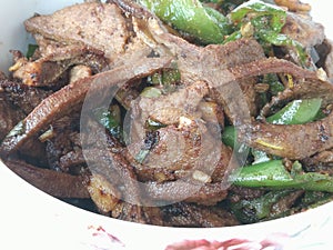 Stir-fried pork liver
