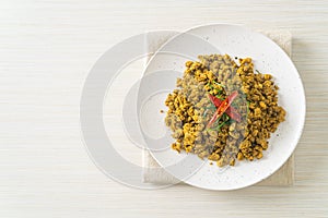 Stir Fried Pork with Yellow Curry Paste