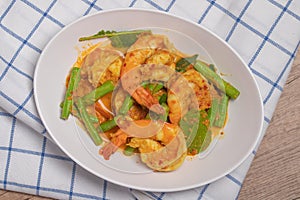 Stir fried Prawn Curry Paste with Long Beans