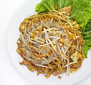 stir-fried rice noodles