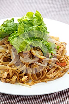 Stir-fried rice noodles