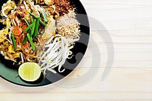 Stir-fried rice noodles (Pad Thai)