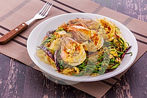 Stir-fried Vermicelli with Shrimp and Climbing Wattle