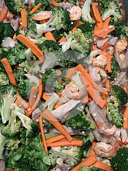 Stir Fry Broccoli with Shrimps, Carrots, and Mushrooms