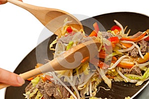 Stirfry beef chow mein