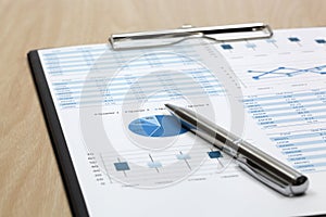 Stock market graphs analysis