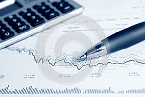 Finanční grafy a grafy analýza 