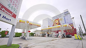 Stock video Shell Gas Station Brickell Miami SW 8th Street