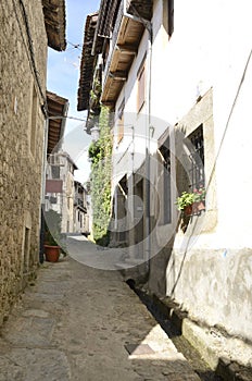 Stone alley in Candelario photo