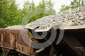 Stone ballast