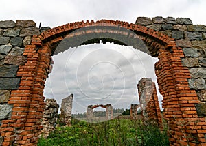 The stone and brick ruins are an unofficial tourist attraction reminiscent of the famous Stonehenge in Britain. It is located in