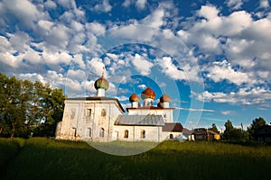 Piedra iglesias de ruso norte 