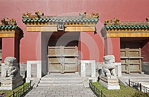 Stone lions and gates