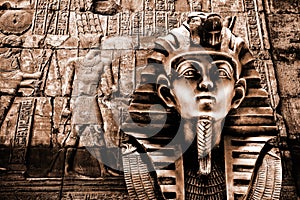 Stone pharaoh tutankhamen mask photo