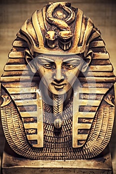 Stone pharaoh tutankhamen mask