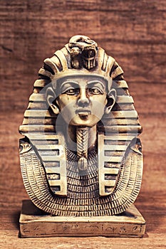 Stone pharaoh tutankhamen mask photo