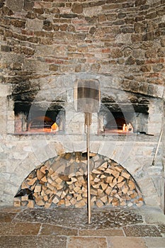 Stone pizza oven