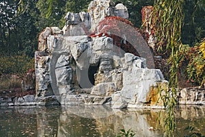 A stone sculputre in a park