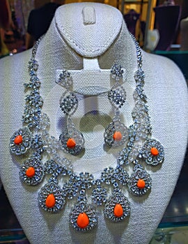 Stone studded necklace set,decore jewelry set for women